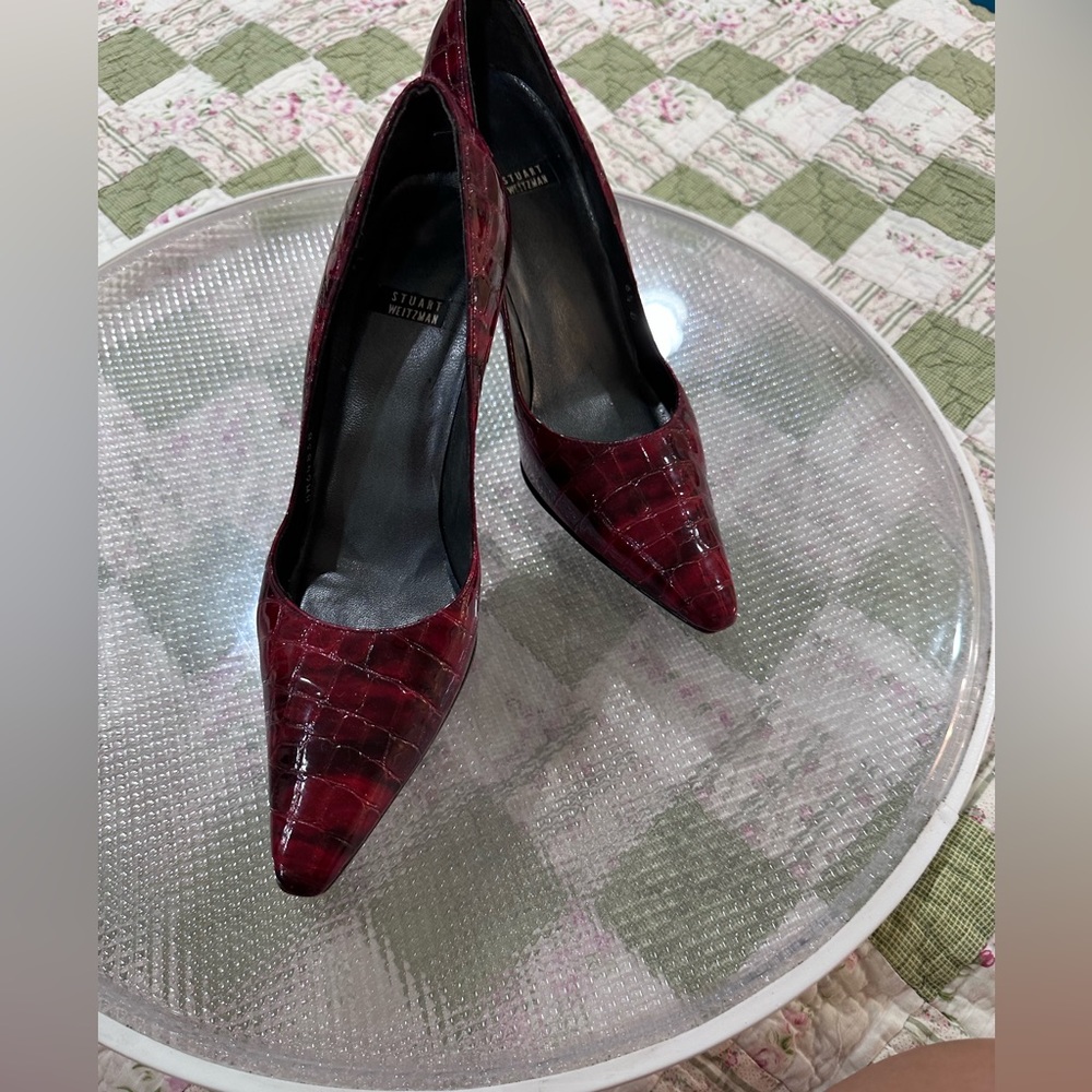 Final Sale Pre-Loved Stuart Weitzman Red Crocodile Heels